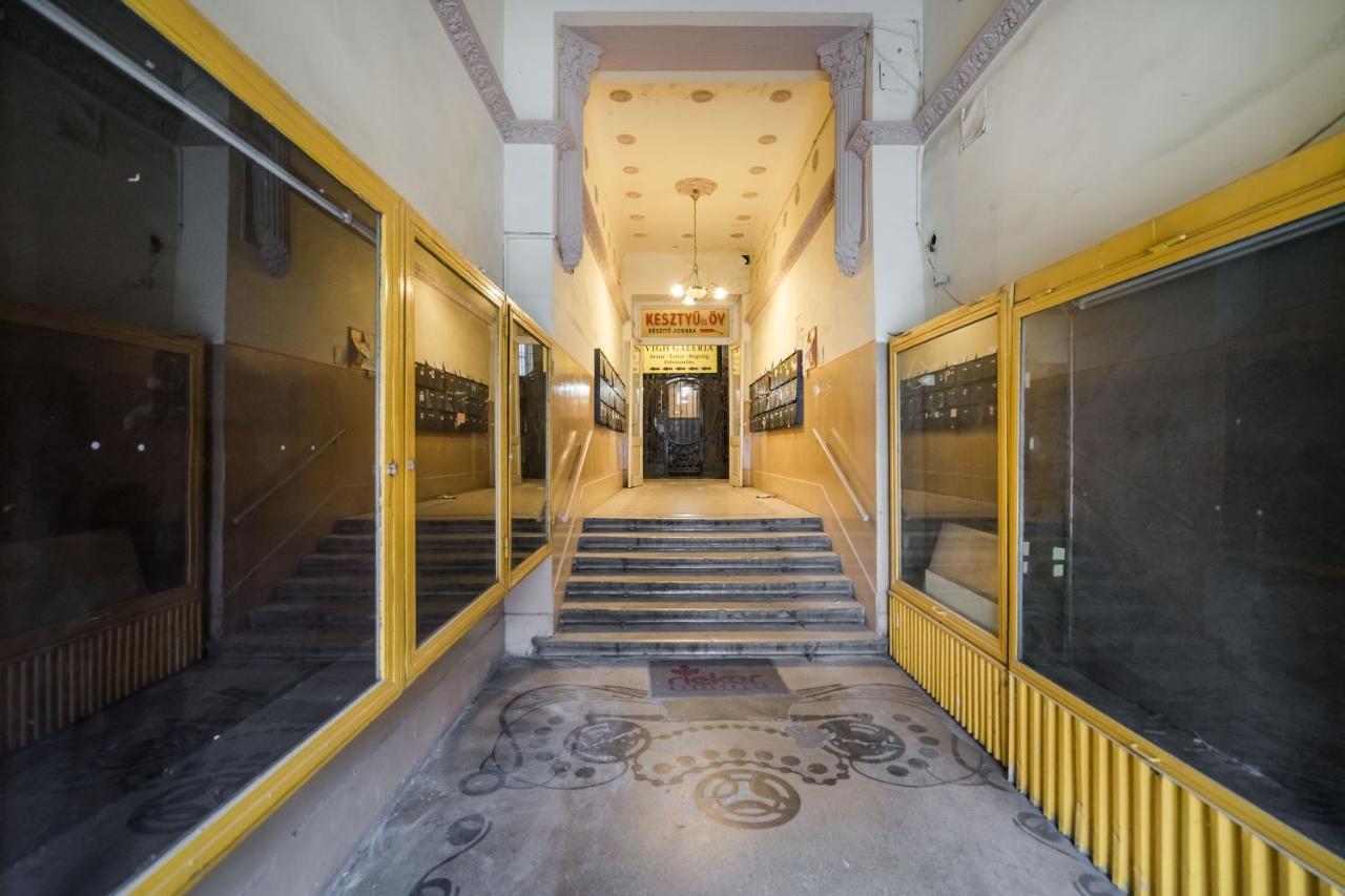 Bpr Red Tower Duplex Budapest