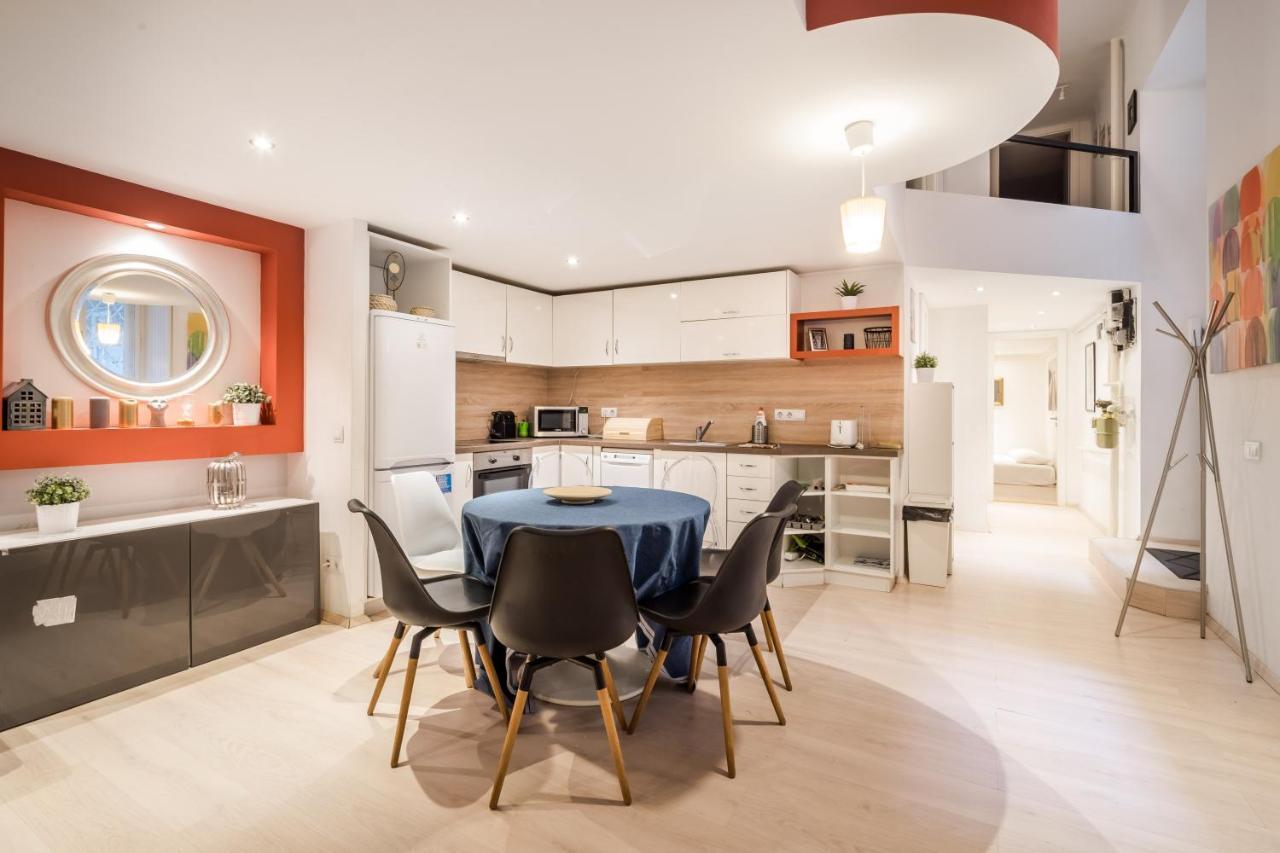 Bpr Red Tower Duplex Apartment