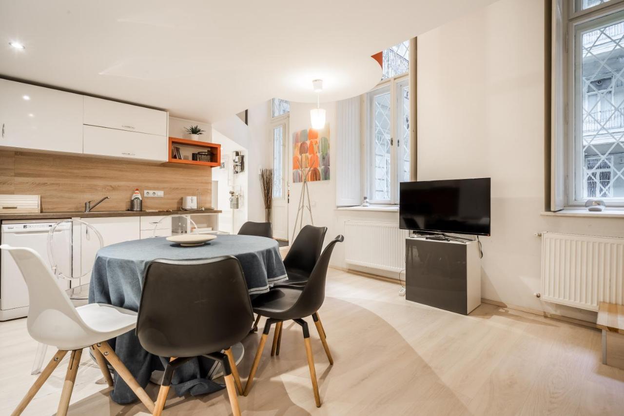 Bpr Red Tower Duplex Budapest